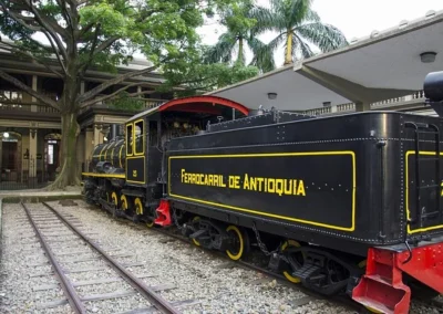 Tren del Ferrocarril de Antioquia incluido en el City Tour Medellín