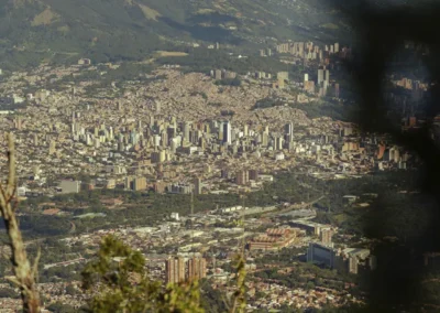 Vista panorámica de Medellín desde el mirador El Picacho
